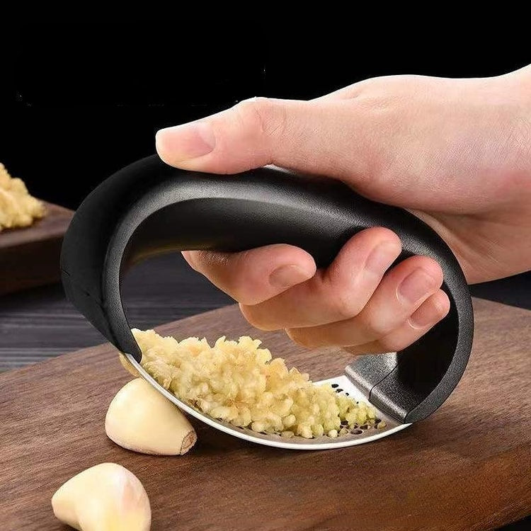 Stainless Steel Garlic Press Crusher Manual Mincer for Chopping Garlic Fruits and Vegetables Essential Kitchen Gadget